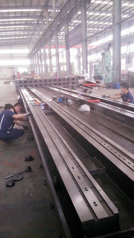 客戶預定的6米數(shù)控龍門銑床生產中